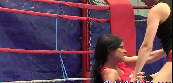  Pussylicking babes toying in a boxing ring